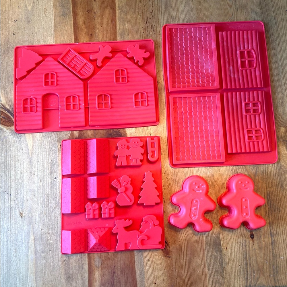 Red Silicone Gingerbread House Mold Set